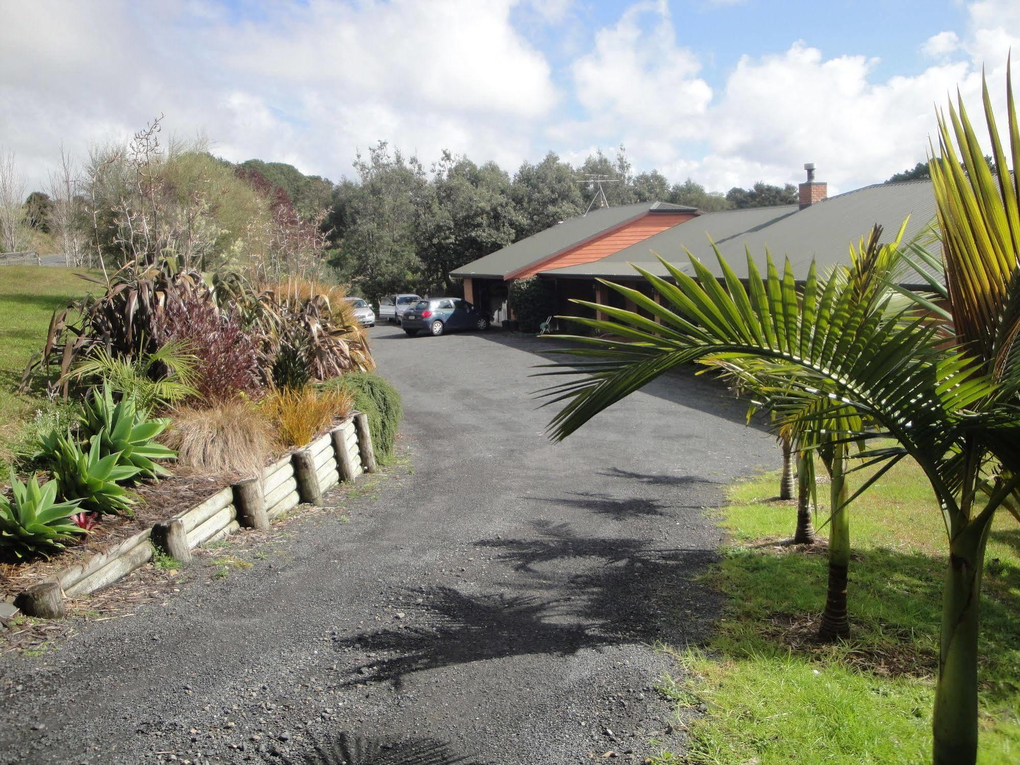 פאיהייה Morepork Riverside Lodge מראה חיצוני תמונה