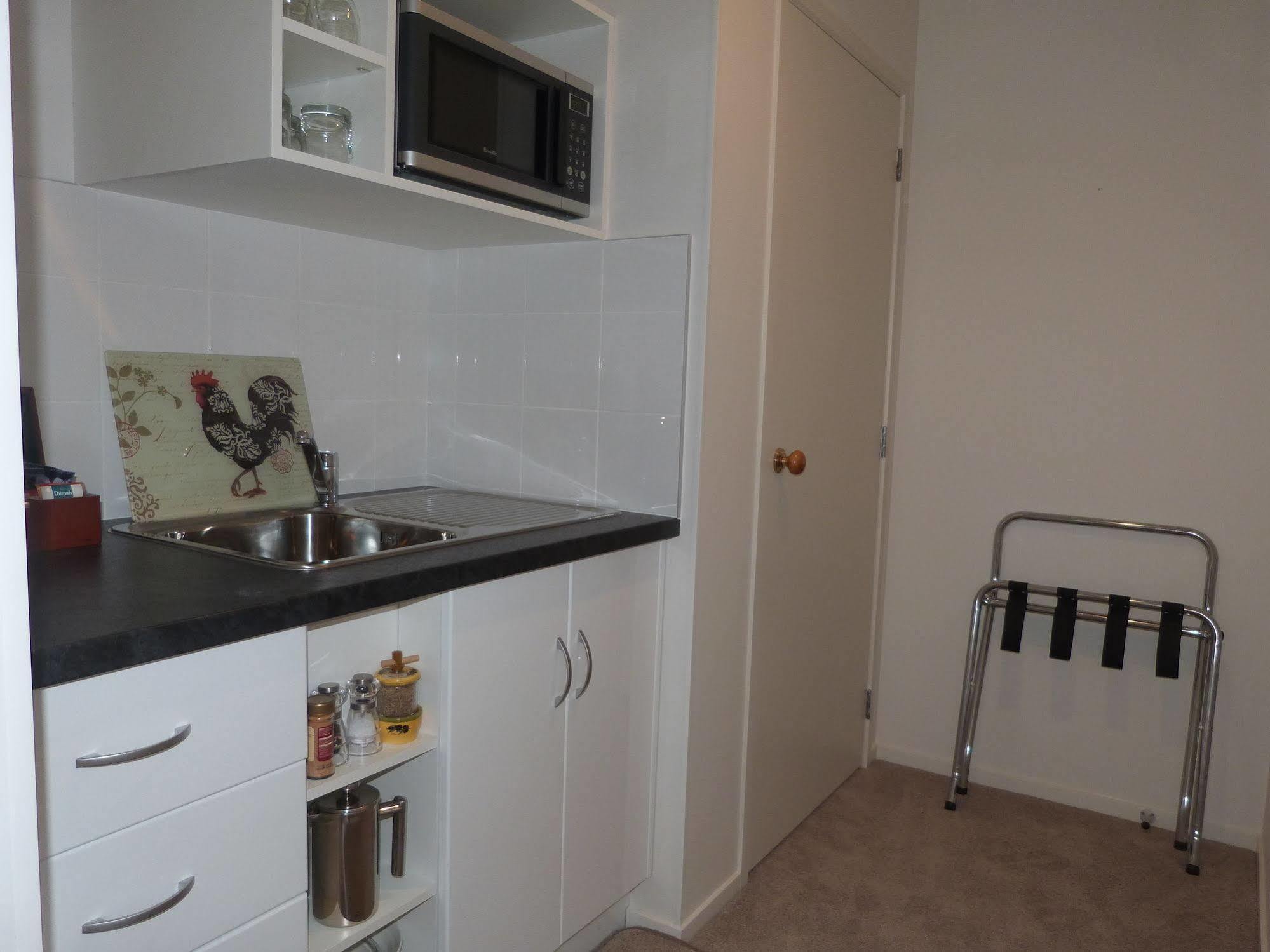 פאיהייה Morepork Riverside Lodge מראה חיצוני תמונה