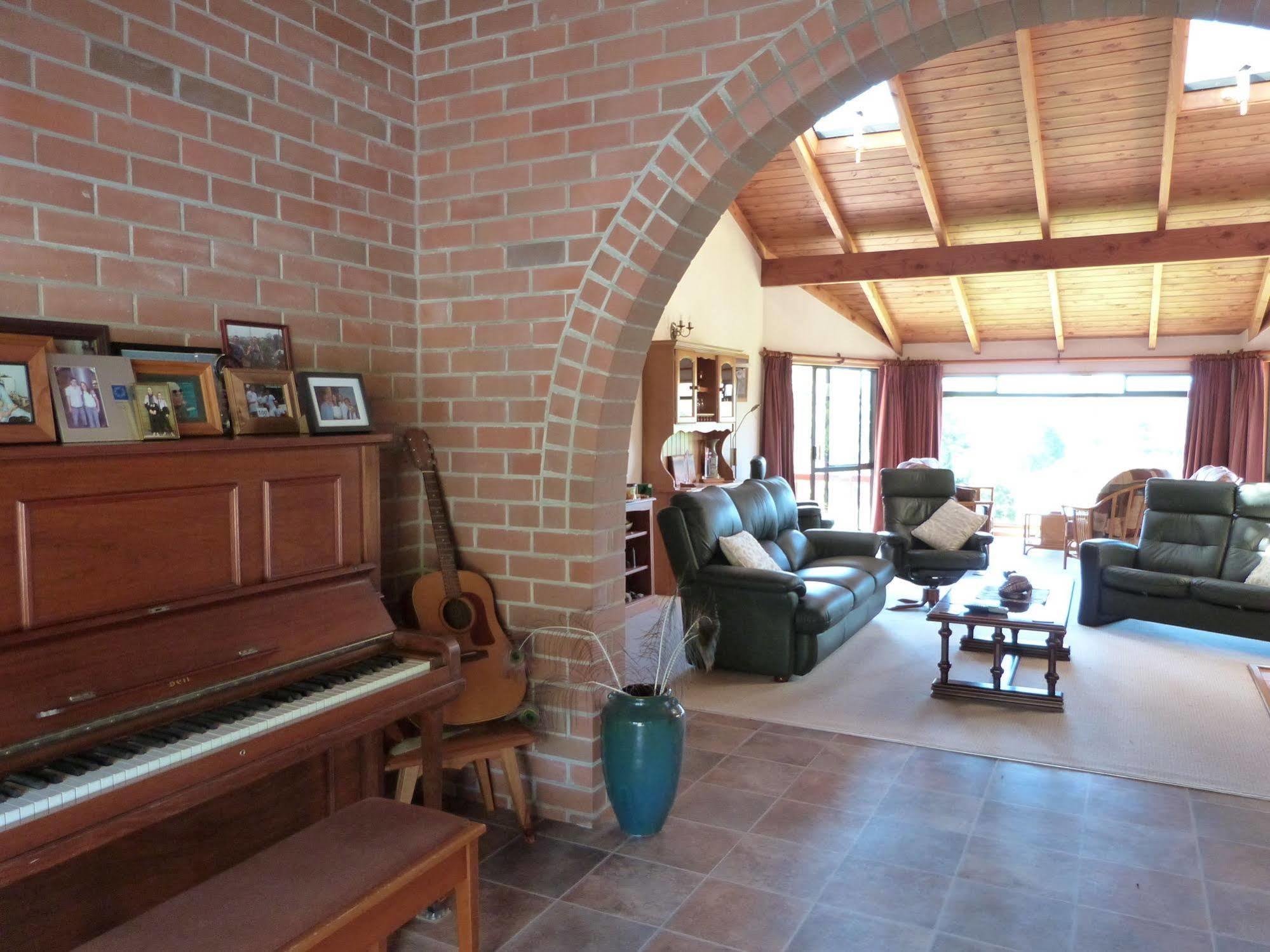 פאיהייה Morepork Riverside Lodge מראה חיצוני תמונה
